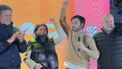 País