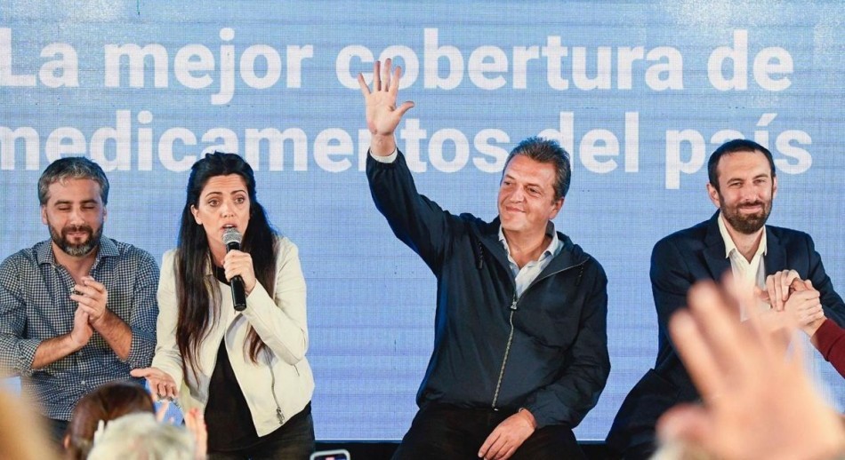 Massa anunció un refuerzo alimentario de $45.000 para jubilados