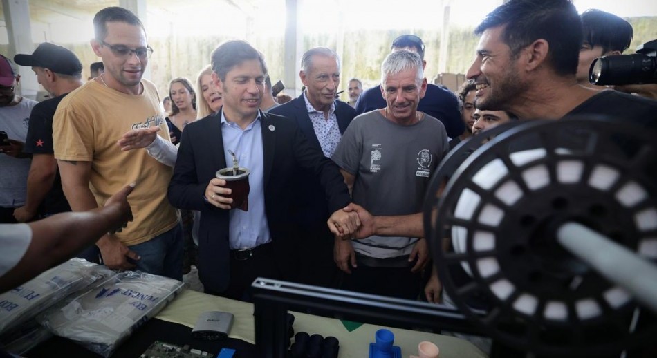 Kicillof se reunió con intendentes y empresarios y advirtió sobre impacto del