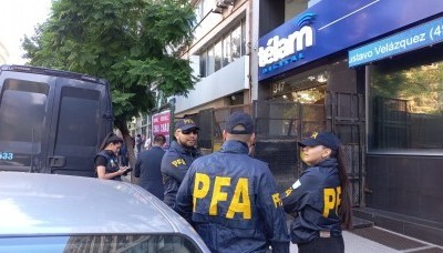 País