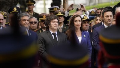 País