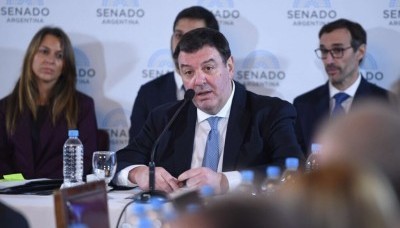 País