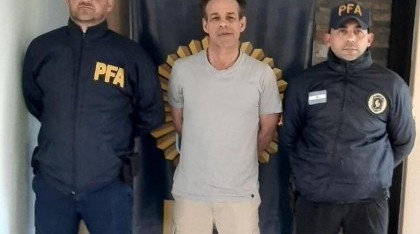 País