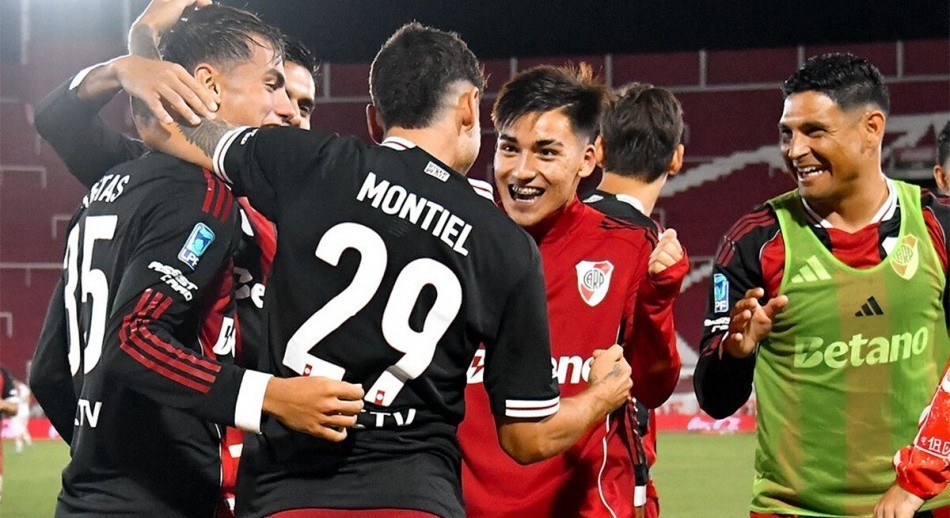River ganó 2-1 ante Huracán, en el debut de Eduardo Coudet 