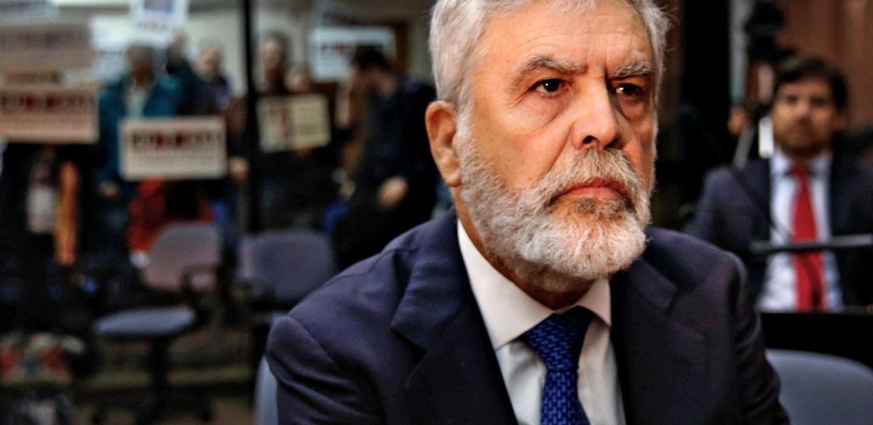 Los familiares de las víctimas de la Tragedia de Once repudiaron la prisión domiciliaria de De Vido