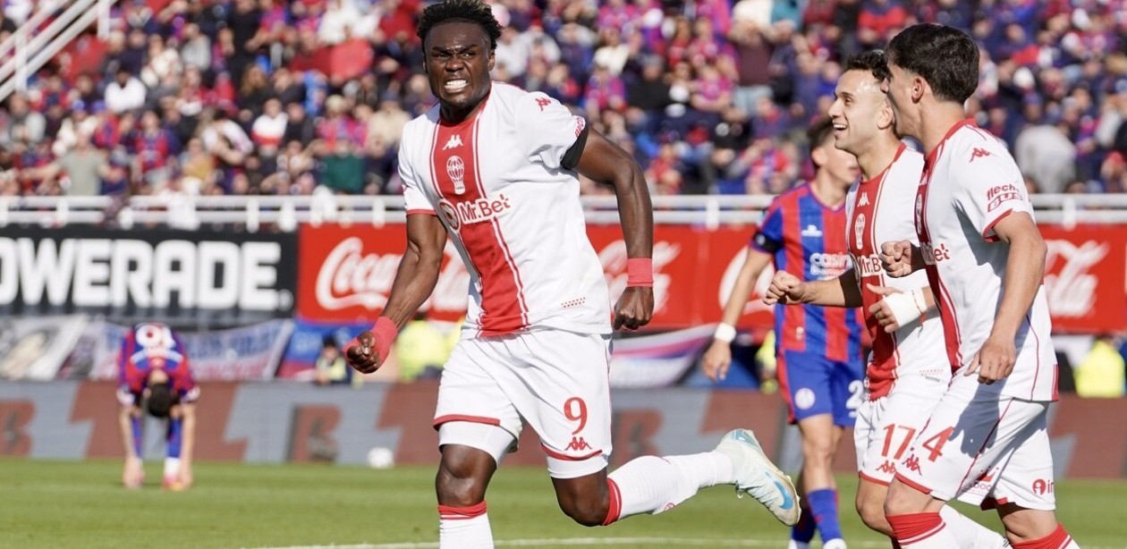 Huracán venció 2-0 a San Lorenzo con un doblete de Jordy Caicedo