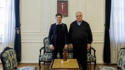 País