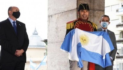 País