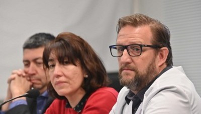 País